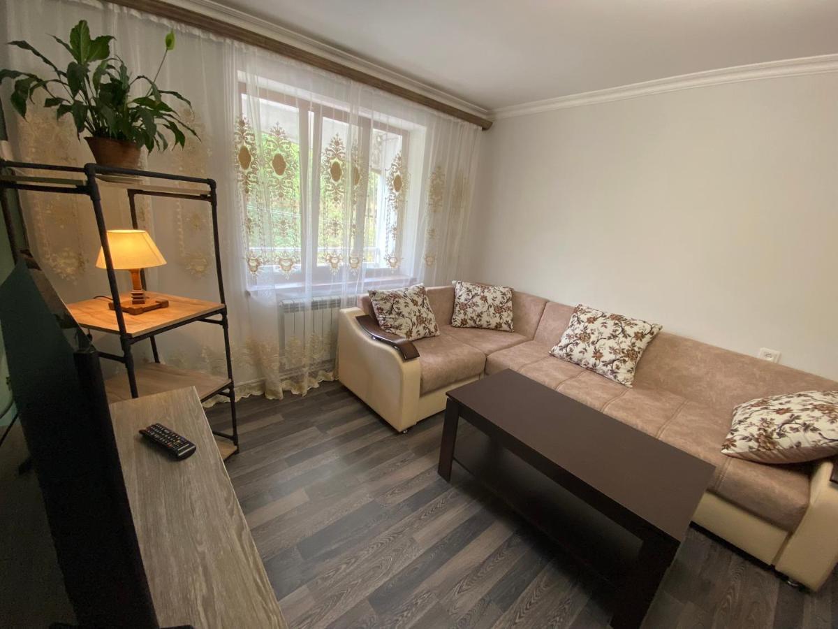 Lovely 2-Bedroom Apartment Near Ayb School Dilidschan Exterior foto