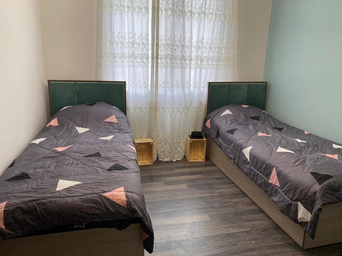 Lovely 2-Bedroom Apartment Near Ayb School Dilidschan Exterior foto
